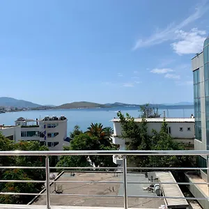 Piazza Hotel